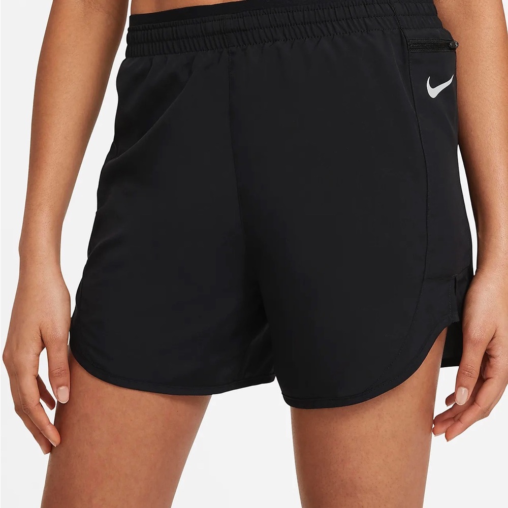 NWT Nike Womens Tempo Luxe Short
